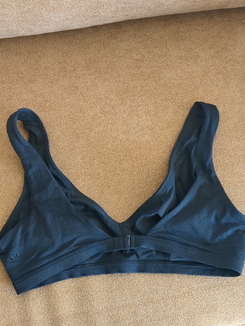 Lululemon Waterside Honeycomb Swimsuit top. - Picture 3 of 11